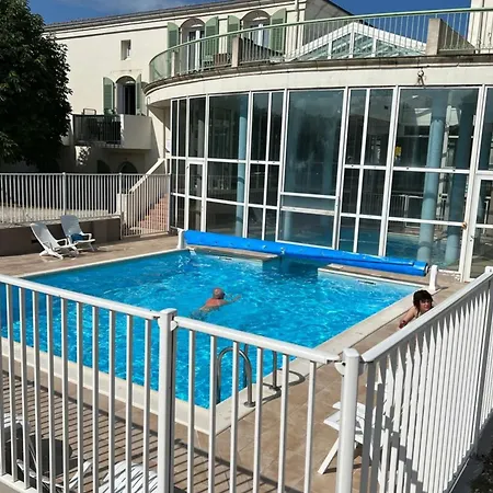 In 4 With Heated Swimming Pool Parking Feriehus *