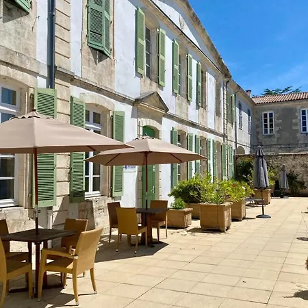 Dom wakacyjny In 4 With Heated Swimming Pool Parking