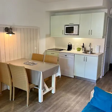 In 4 With Heated Swimming Pool Parking Dom wakacyjny